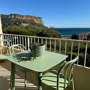 Le Balcon De La Rade Apartment